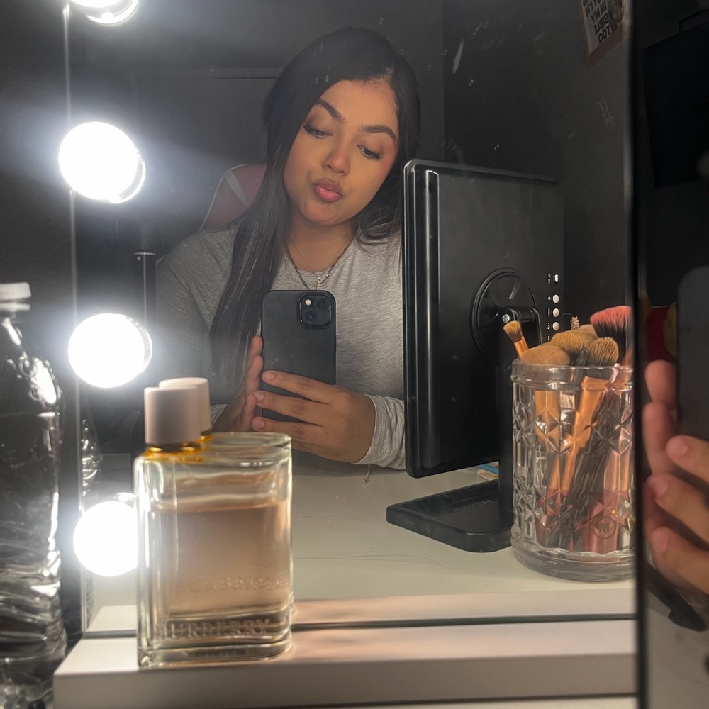 Meet your Posher, Nicole